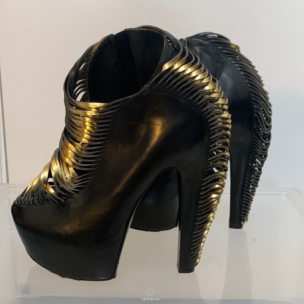 Black and Gold Platform Heels Synesthesia